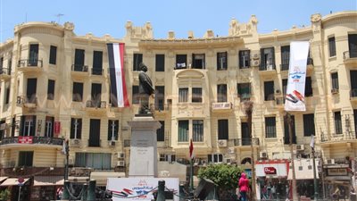 بالصور.. «القاهرة» تتزين بالأعلام قبل افتتاح قناة السويس الجديدة