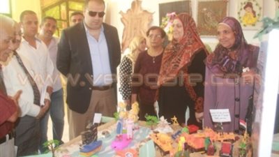 بالفيديو والصور.. 600 شاب وفتاة يشاركون محافظ الفيوم احتفالات القناة