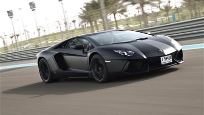 جمارك السيارة «لمبرجيني افينتادور» الواردة من الكويت