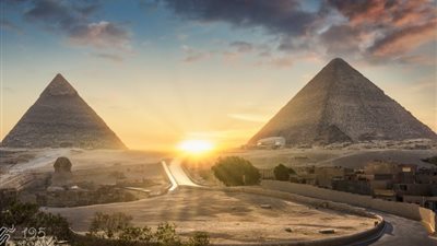 تفاصيل المباراة الاستعراضية بين نجوم العالم وأفريقيا تحت سفح الأهرامات