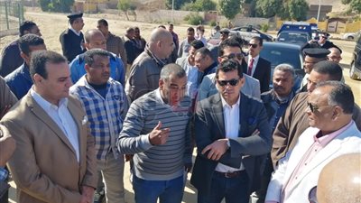 وزير الشباب والرياضة يستكمل جولته بمركزي شباب الطود والحسينات