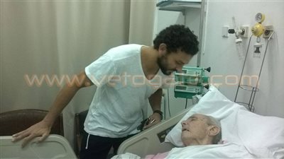 بالصور.. حسام غالي يطمئن على صحة طارق سليم