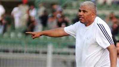 عبد الرازق يحاضر للاعبي سموحة قبل مواجهة الزمالك بنهائى كأس مصر