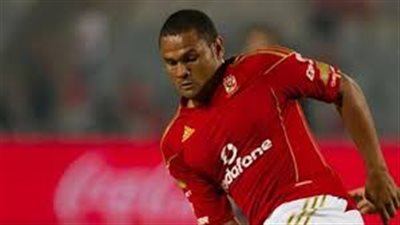 بعد اعتزاله عقب مذبحة بورسعيد.. لاعب الأهلي يعود للملاعب