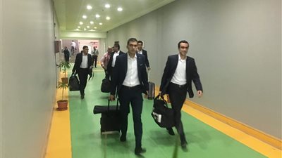 حكام نهائي كأس مصر يصلون إستاد برج العرب (صور)