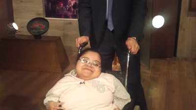 شيخ الأزهر يتكفل بعلاج فتاة يتيمة تعاني من 