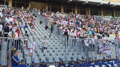 جماهير الزمالك ببرج العرب تهاجم فرج عامر