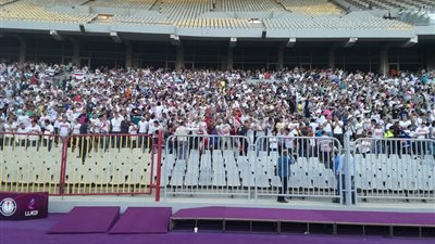 جماهير الزمالك تحتشد بإستاد برج العرب قبل نهائي الكأس (صور)