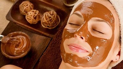 ماسك الشيكولاتة الداكنة للتخلص من جفاف البشرة في الشتاء