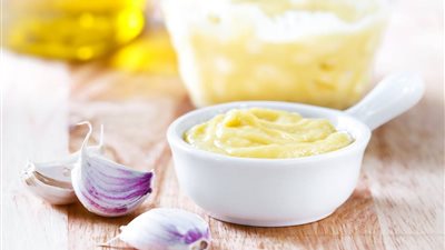 طريقة عمل سلطة الثومية بالبطاطس