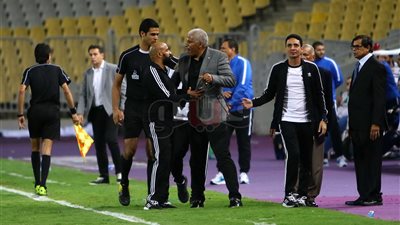 اشتباكات بين جهازي سموحة والزمالك بنهائي كأس مصر