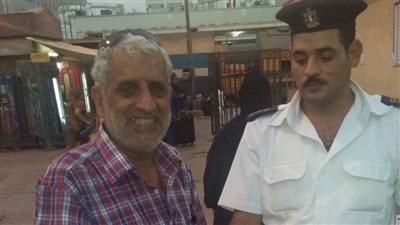 بالصور..شرطة النقل توزع كروت تهنئة بافتتاح قناة السويس الجديدة