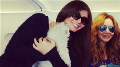 5 صور توضح علاقة الراحلة «ميرنا المهندس» بقططها