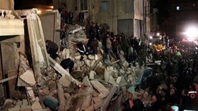 وصول قوات الحماية المدنية إلى موقع انهيار منزلين في إمبابة