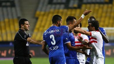 محمد فاروق يكشف سبب طرد لاعب سموحة في نهائي كأس مصر