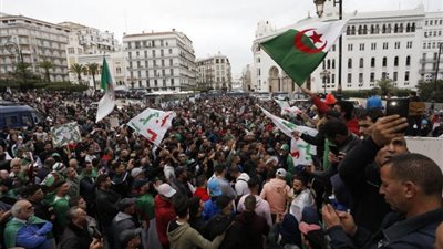مخاوف واحتجاجات في الجزائر قبل الانتخابات الرئاسية