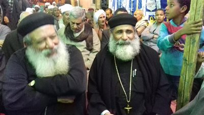 وفد من مطرانية الأقباط الأرثوذكس يشاركون في احتفالات مولد السنجق بدشنا (صور)