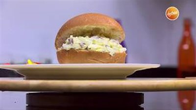 ساندويتش سلطة البيض وجبة متكاملة لطفلك في اللانش بوكس (فيديو)