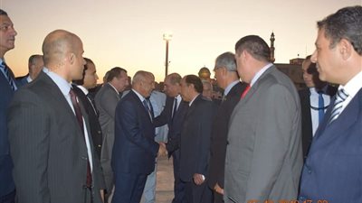 سكرتير محافظة البحر الأحمر يستقبل أول رحلة للعبارة 