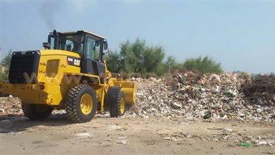 رئيس حى الزهور يقود حملة نظافة مكبرة