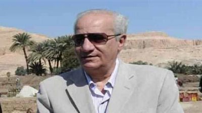 وزير الآثار يصرف مكافأة لسكرتارية مكتبه ويتجاهل العاملين بالوزارة