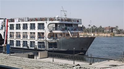 بالفيديو والصور.. عائمات أسيوط تطلق صافرات الاحتفال بافتتاح قناة السويس