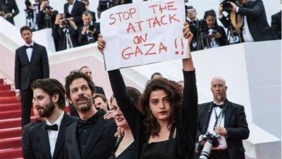 ممثلة لبنانية تعلن تضامنها مع غزة في مهرجان كان الدولي