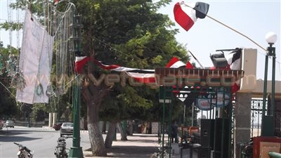 بالصور.. الحر يمنع مواطني أسيوط من الاحتفال بالقناة الجديدة