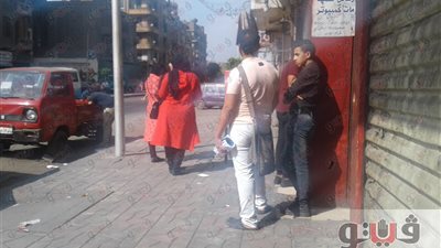 بالصور.. تجمع طلاب بمكتبة مجاورة للجنة خليل أغا لتصوير أوراق الغش