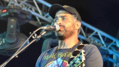 «ربما» أولى مفاجآت هاني عادل مع اللبناني ماسي