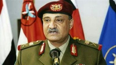 قائد القوات الجوية اليمنية يشيد بمواقف مصر تجاه بلاده