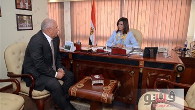 وزيرة الهجرة تبحث سبل التعاون مع محافظ الوادي الجديد