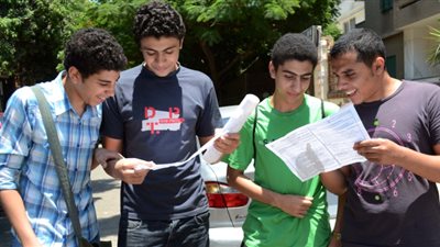 رئيس الثانوية ينصح الطلاب بمراجعة النماذج التدريبية التسعة