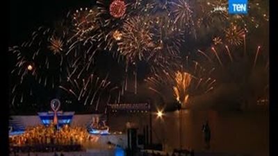 بالفيديو.. الألعاب النارية تزين سماء حفل قناة السويس