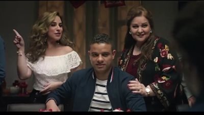 مباراة بين نجوم الفن والكرة في إعلان إحدى شركات الاتصال