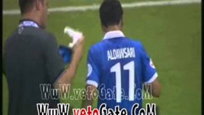 بالفيديو.. معلق لقاء الهلال السعودي والسد يتعرض لموقف محرج