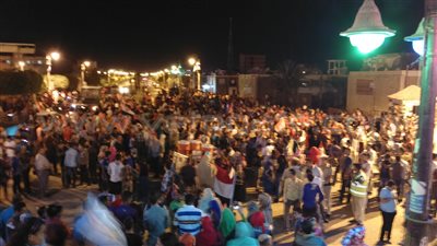 بالصور.. المئات يحتفلون بقناة السويس الجديدة في الوادي الجديد