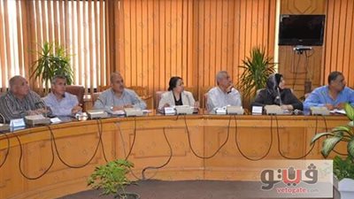 محافظ الإسماعيلية يستعرض الرؤية المستقبلية للاستثمار