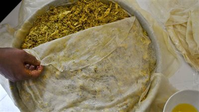 طريقة عمل البسطيلة المغربية بالخطوات الطريقة الأصلية (فيديو)