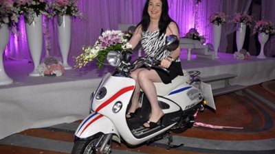 بالصورة.. «وفاء سالم » تتالق على الدراجه النارية