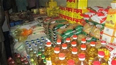 «الحكومة تدي باليمين وتاخد بالشمال».. رفع أسعار السكر والزيت بعد زيادة دعم السلع التموينية.. مخاوف من ارتفاع معدل التضخم.. تآكل القوى الشرائية.. وخبراء: زيادة الأسعار غير مؤثرة على المواطن