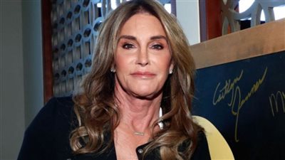 كاتلين جينر تبكي بسبب عائلتها.. تعرف علي السبب (فيديو)