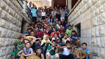بالصور.. أطفال مخيم شاتيلا والبراجنة يغنون لفلسطين في قلب لبنان