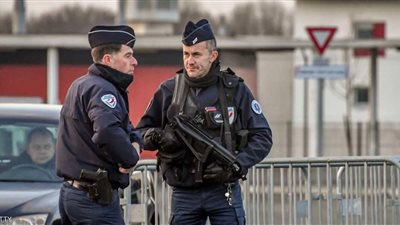 فرنسا تفرج عن مصري وتواصل اعتقال آخر بتهمة التخطيط لعمل إرهابي