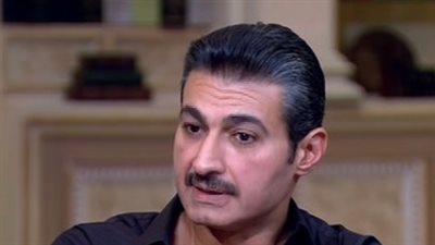 ياسر جلال يتخلى عن ذقنه ويكشف حلقة «ظل الرئيس» غدًا