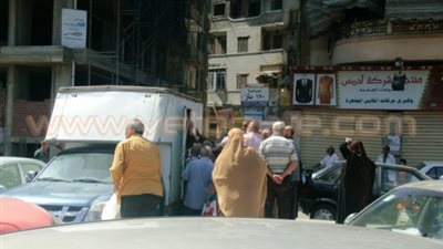 مشادات بين التجار على أولوية الحصول على السجائر بدمياط