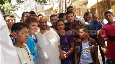 بالفيديو والصور.. السلطات السودانية تفرج عن الصيادين المصريين.. الأهالي يستقبلونهم بالفرحة والزغاريد.. أهالي المحتجزين: الفرحة مدخلتش بيتنا من 4 شهور.. والصيادون يرقصون لعودتهم وافتتاح قناة السويس