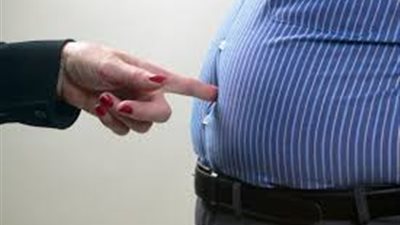 السر في زيادة وزن الرجال وظهور «الكرش» بعد الزواج