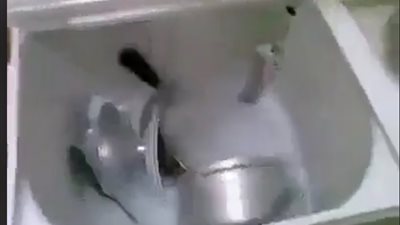 أفضل طريقة لغسيل «المواعين» في رمضان (فيديو)