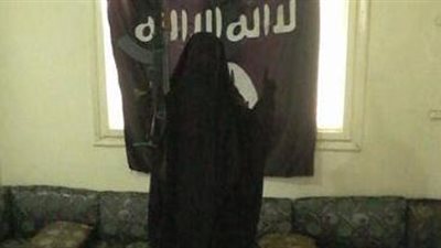 «أم سياف» مسئولة النساء والجنس في «داعش».. خزانة أسرار أقوي تنظيم إرهابي.. اعتقلتها المخابرات الأمريكية في عملية نوعية بسوريا.. كشفت مكانة المرأة لدى قيادات التنظيم.. وسلمتها و